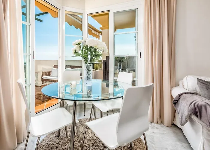 In Senorio De Aloha With Sea Views * Marbella