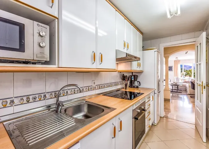 Appartement In Senorio De Aloha With Sea Views Marbella