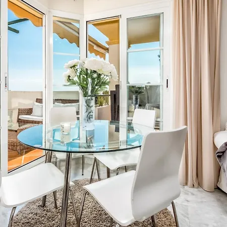 In Senorio De Aloha With Sea Views * Marbella