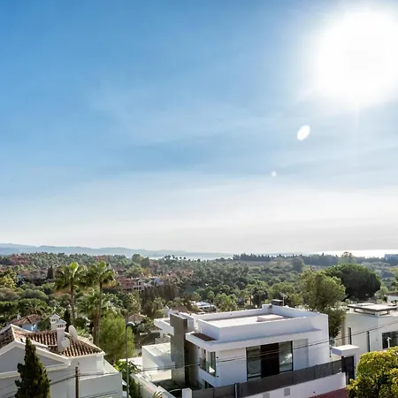 Apartment In Senorio De Aloha With Sea Views *
