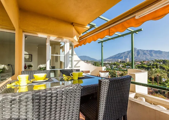 In Senorio De Aloha With Sea Views Apartment Marbella