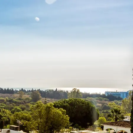 아파트 In Senorio De Aloha With Sea Views 마르베야