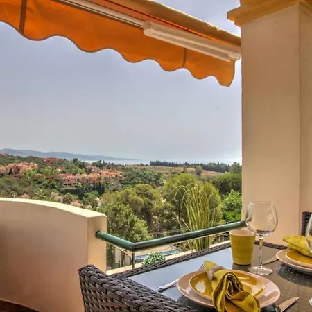 Apartment In Senorio De Aloha With Sea Views *