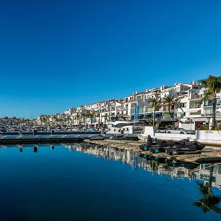In Senorio De Aloha With Sea Views Marbella